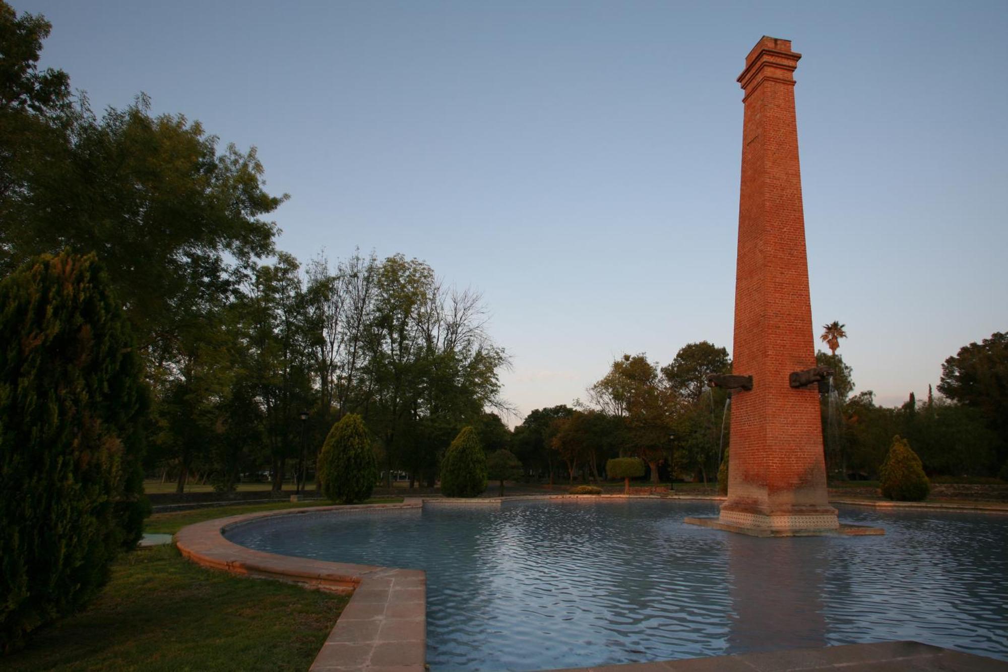 Hotel Hacienda Jurica By Brisas à Querétaro Facilités photo The Obelisk of the 19th century